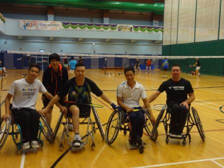 越南及英國羽毛球運動員與港隊集訓備戰